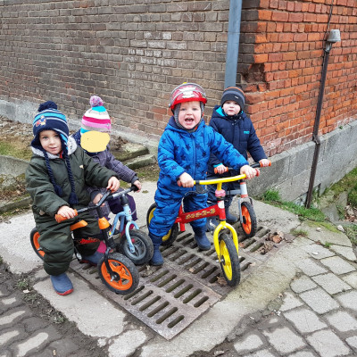 mit Laufrad und mit Fahrrad